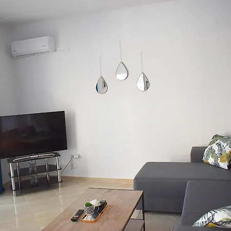 Dom wakacyjny Charming House